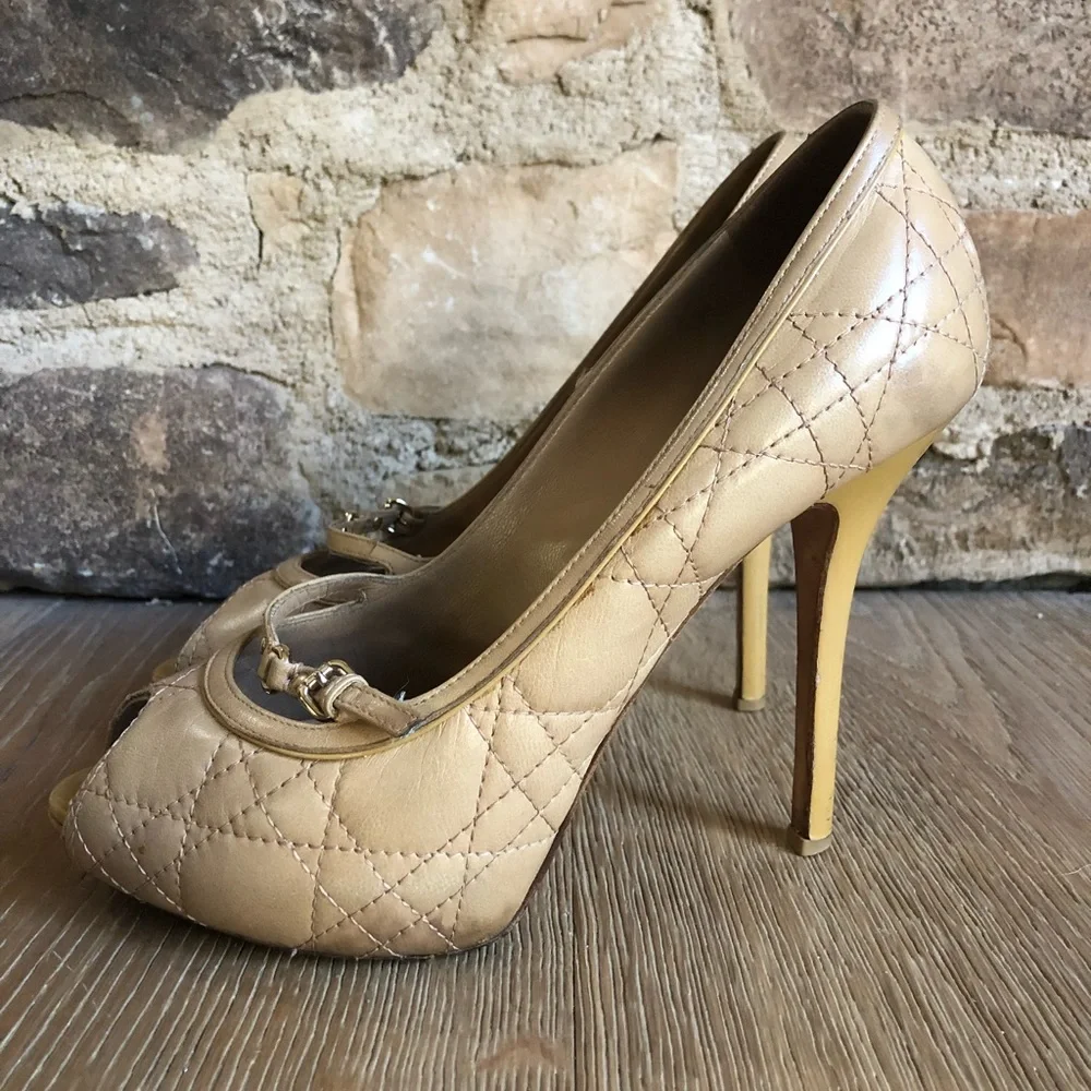 Dior quilted nude platform pumps size 37EU price firm!
